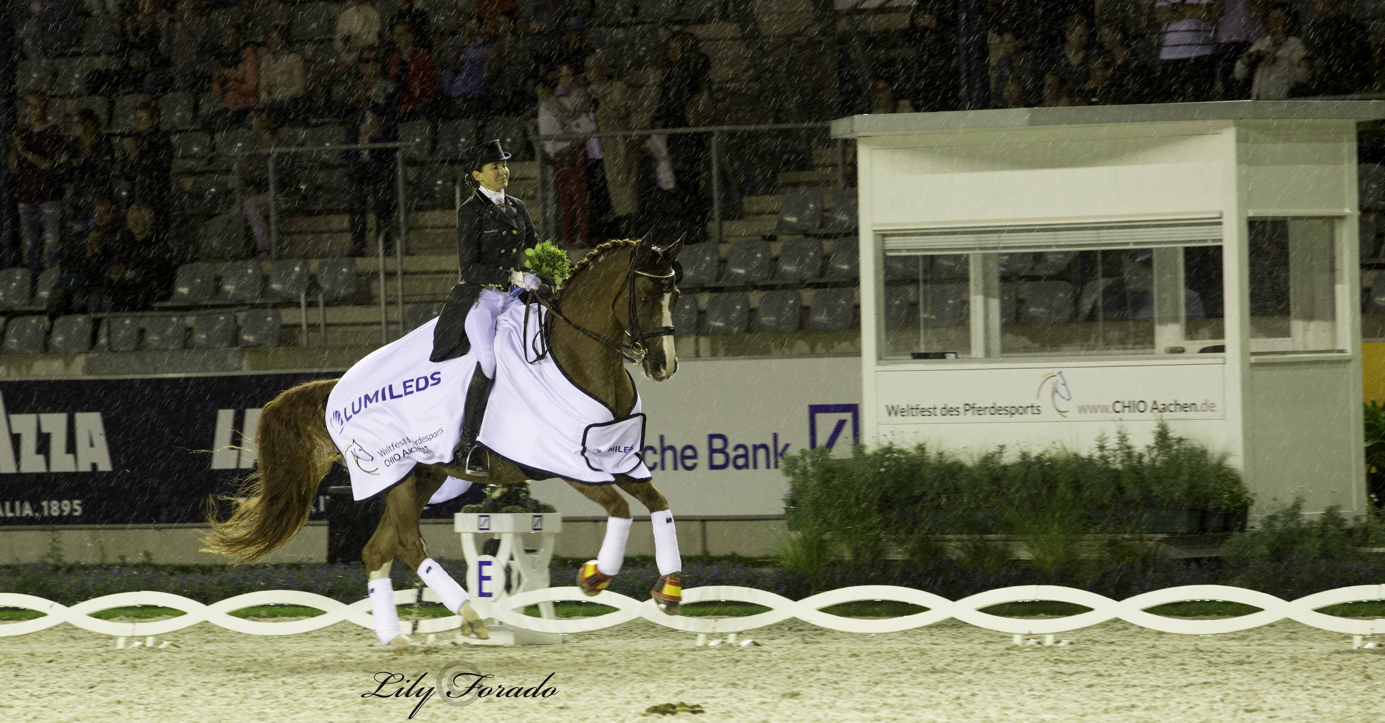 Beatriz Ferrer Salat  y Juan Matute en lo más alto de Aachen .