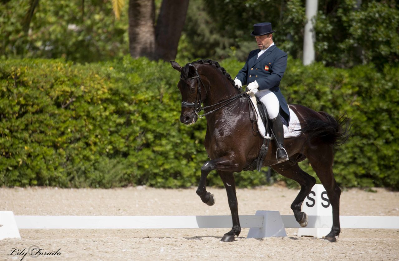 Pepe Raga sella un doblete con Dark Jazz en el Polo de Barcelona.