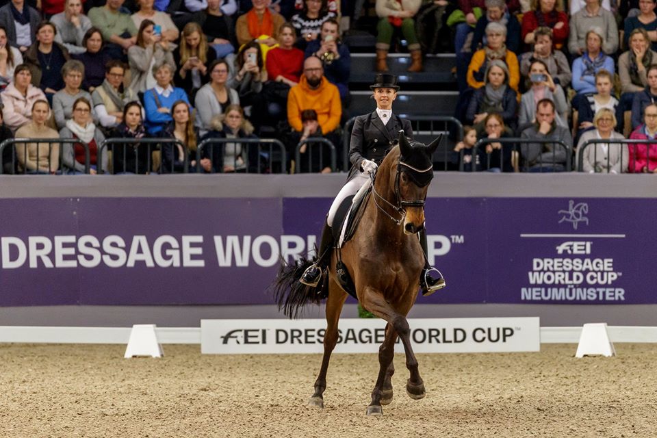 Jessica Von Bredow- Werndl sentencia y supera a Isabell Werth en CDIW Neumünster.