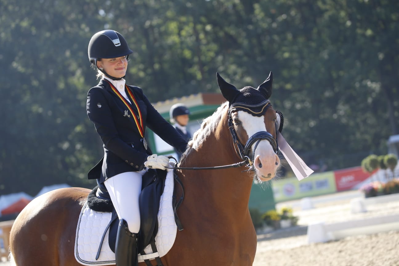 Lilly Martínez  subcampeona del Bundeschampionate en Ponis de cinco años