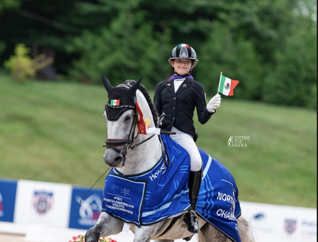 Medalla de Plata para Roberta Carrillo con el P.R.E Artillero Mor FEI NAYC 26